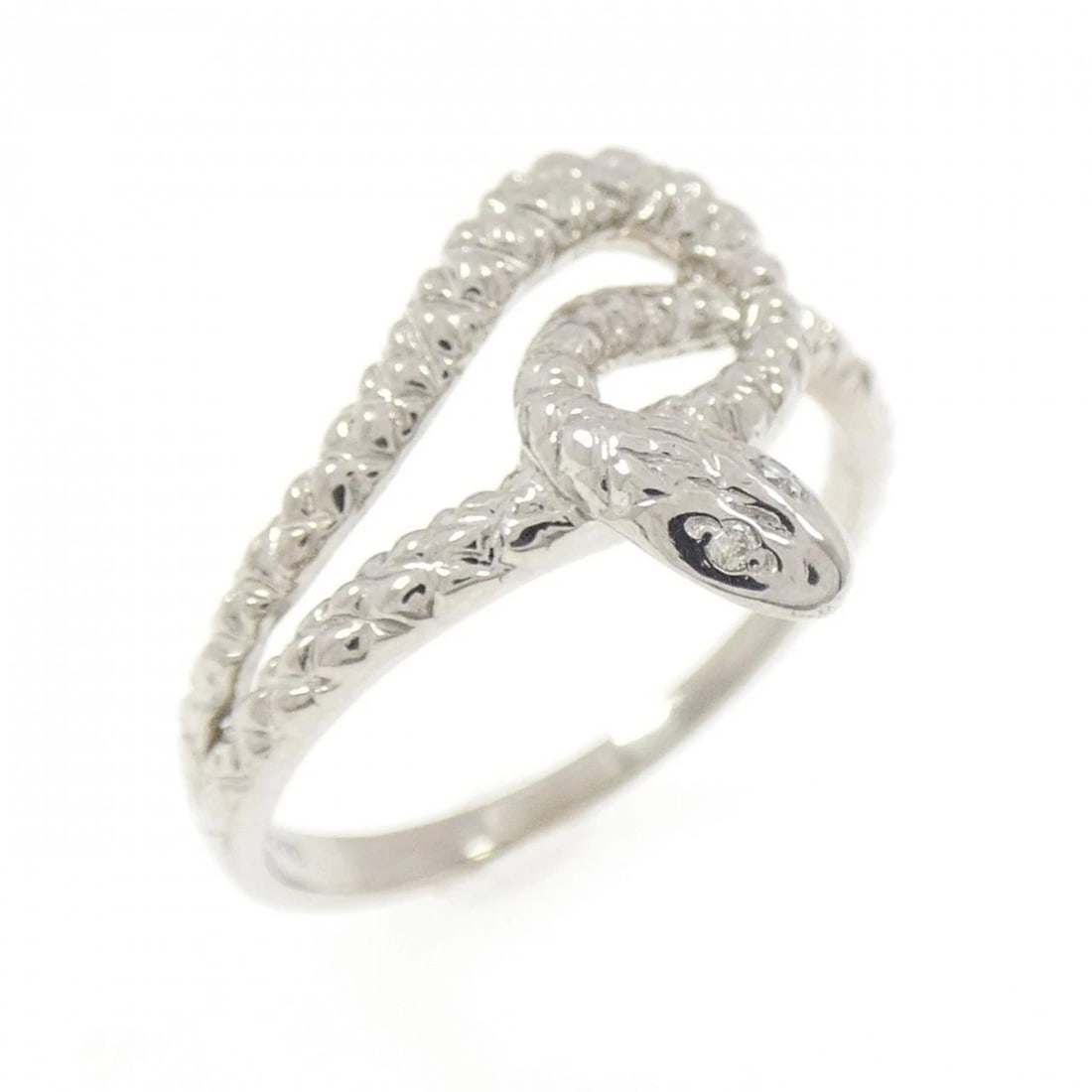 PT900 SNAKE DIAMOND RING (1 of 3)