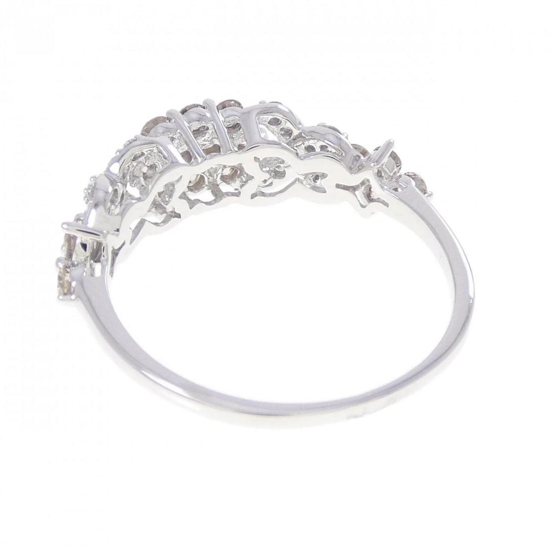 K18WG DIAMOND RING - 3