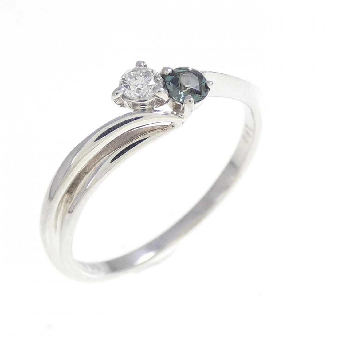 K18WG ALEXANDRITE RING: K18WG Alexandrite Ring Brand: Unbranded Type/Style: Alexandrite Ring Material: K18 white gold, Main Stone Alexandrite, Natural Color: WG Size: US5 3/4 Accessories: None Accessories Notice: When