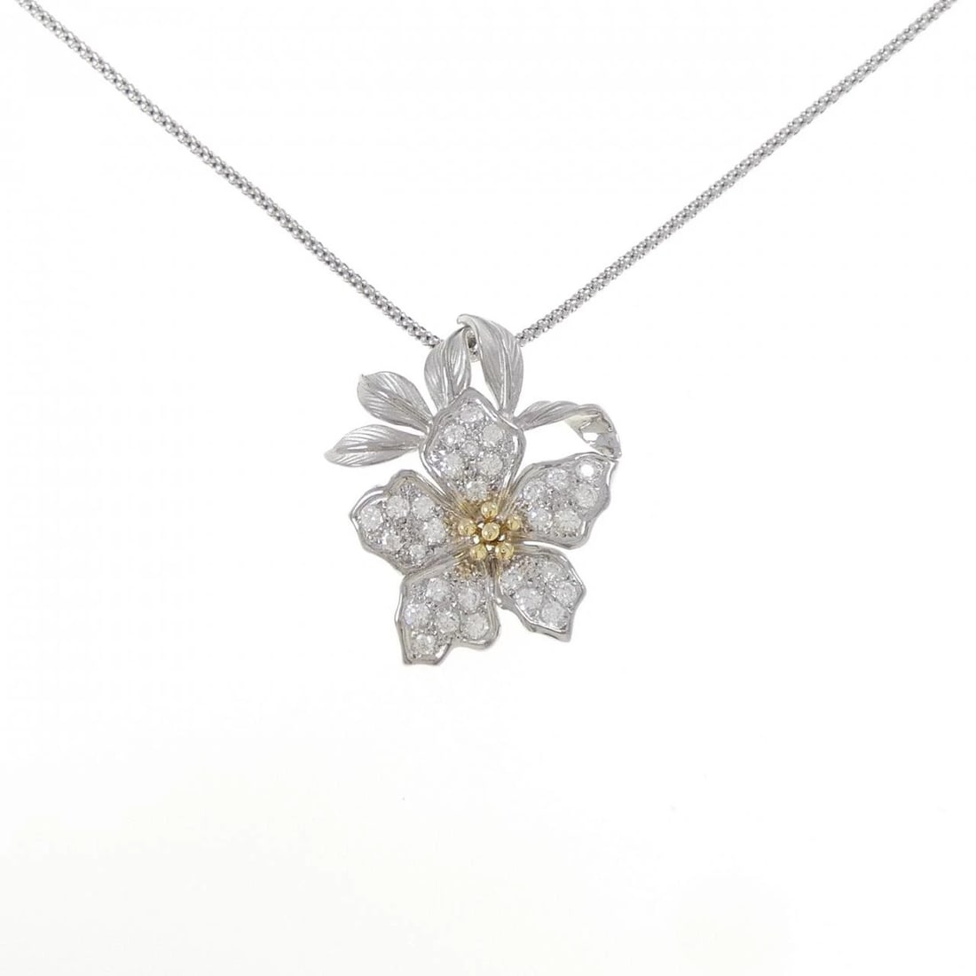 K18WG/K18YG FLOWER DIAMOND NECKLACE: K18WG/K18YG Flower Diamond Necklace Brand: Unbranded Type/Style: Diamond Necklace Material: K18WhiteGold / K18 Yellow Gold, Main Stone Natural Color: WG, YG Size: Length: 46cm Accessories: None