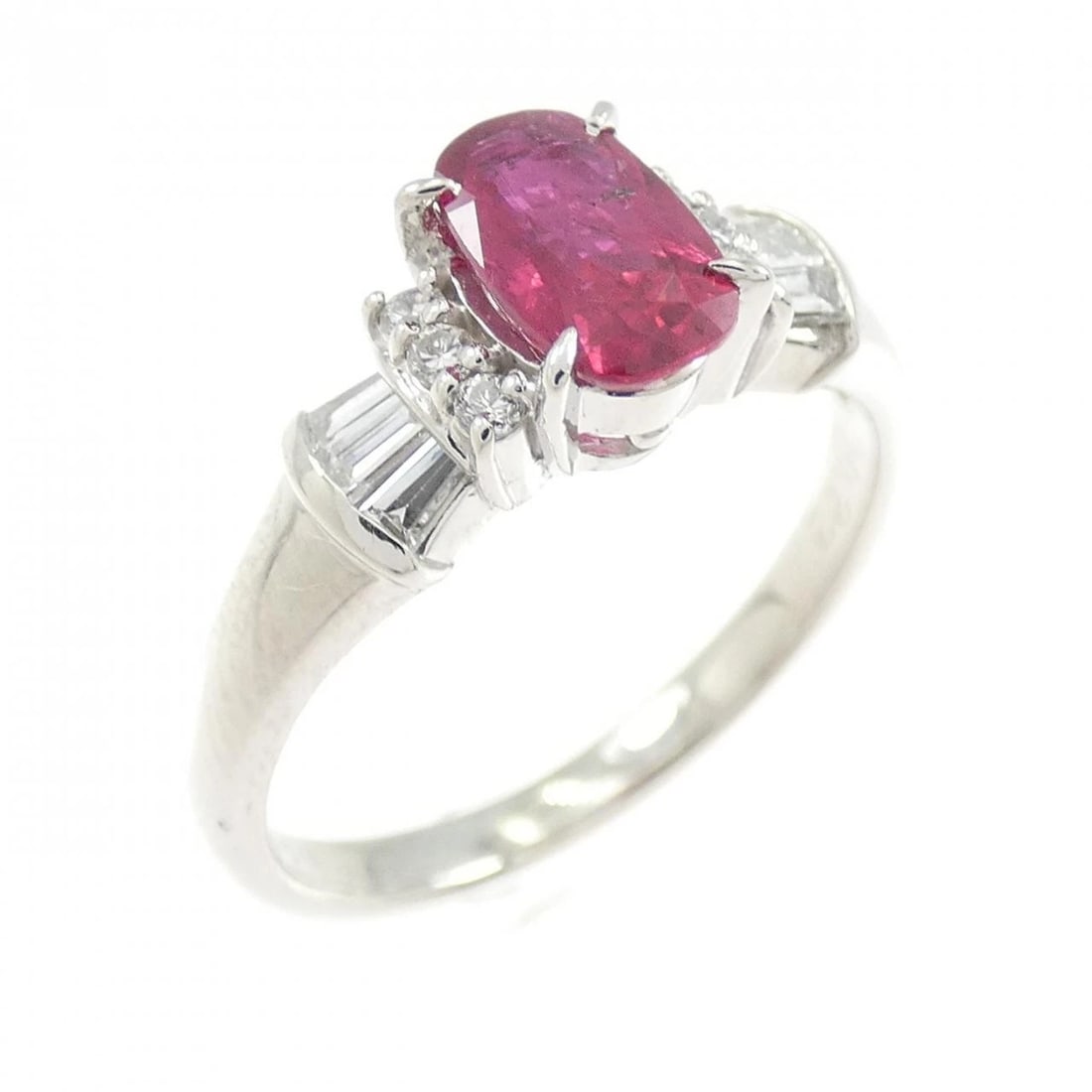 PT900 RUBY RING: PT900 Ruby Ring Brand: Unbranded Type/Style: Ruby Ring Material: Platinum900, Main Stone Ruby, Natural Color: PT Size: US5 3/4 Accessories: None Accessories Notice: When purchasing pre-owned goods,