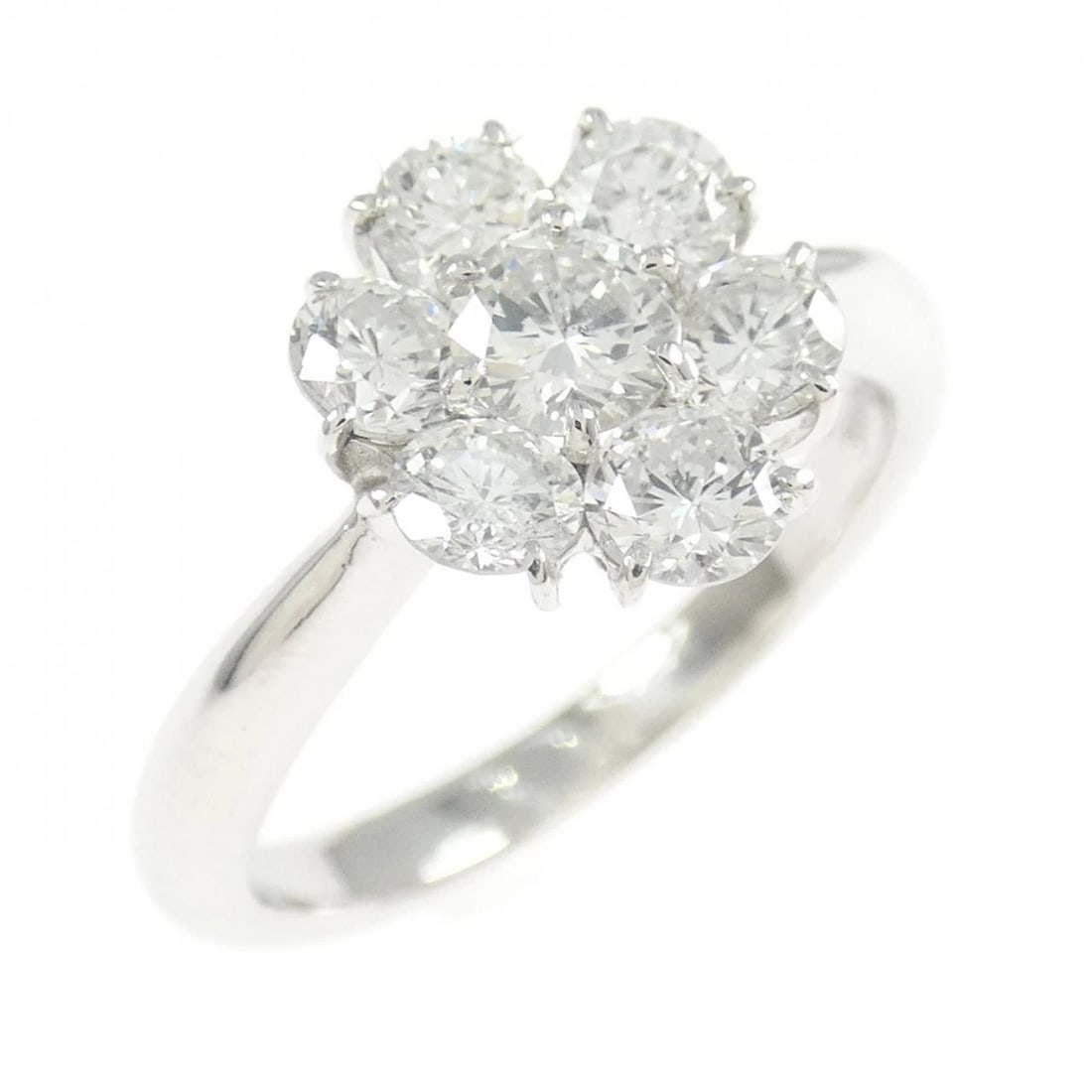 PT900 FLOWER DIAMOND RING: PT900 Flower Diamond Ring Brand: Unbranded Type/Style: Diamond Ring Material: Platinum900, Main Stone Natural Color: PT Size: US5 1/4 Accessories: None Accessories Notice: When purchasing pre-owned