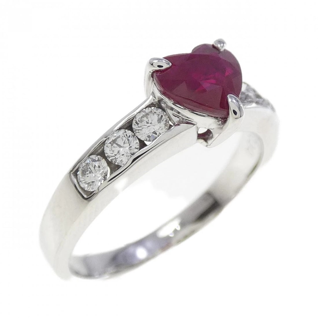 K18WG HEART RUBY RING: K18WG Heart Ruby Ring Brand: Unbranded Type/Style: Ruby Ring Material: K18 white gold, Main Stone Ruby, Natural Color: WG Size: US6 1/4 Accessories: None Accessories Notice: When purchasing pre-owned