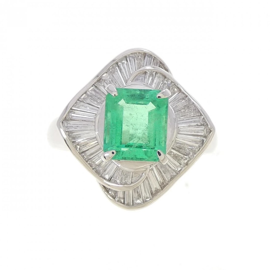 PT900 EMERALD RING - 2