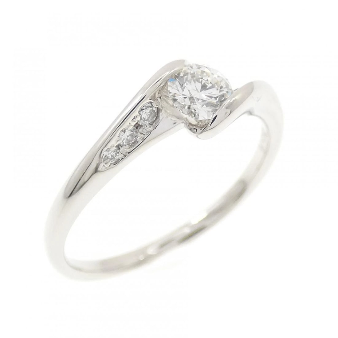 PT900 DIAMOND RING: PT900 Diamond Ring Brand: Unbranded Type/Style: Diamond Ring Material: Platinum900, Main Stone Natural Color: PT Size: US5 3/4 Accessories: None Accessories Notice: When purchasing pre-owned goods,