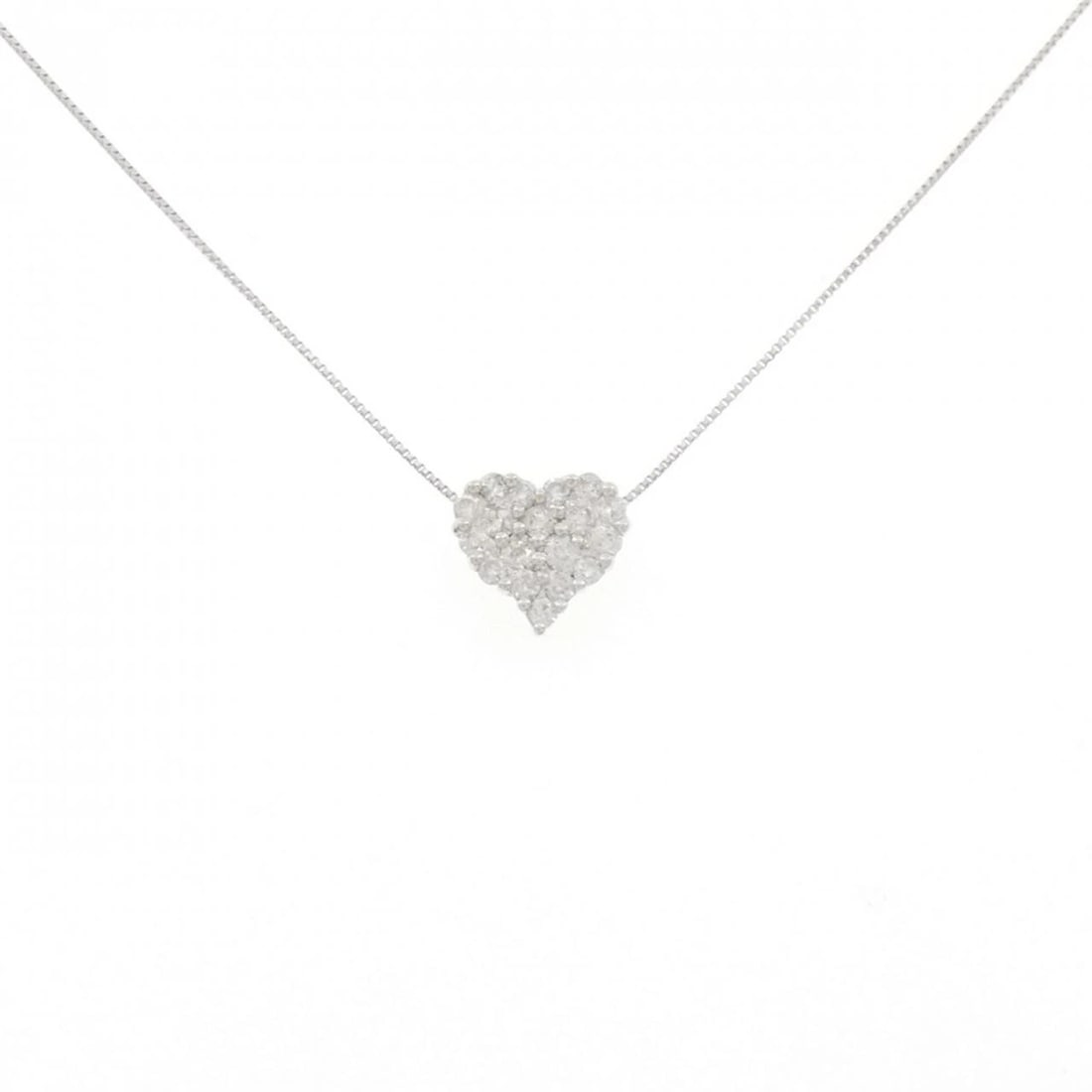 K18WG HEART PAVE DIAMOND NECKLACE: K18WG Heart Pave Diamond Necklace Brand: Unbranded Type/Style: Diamond Necklace Material: K18 white gold, Main Stone Natural Color: WG Size: Length: 45cm Accessories: None Accessories Notice: When