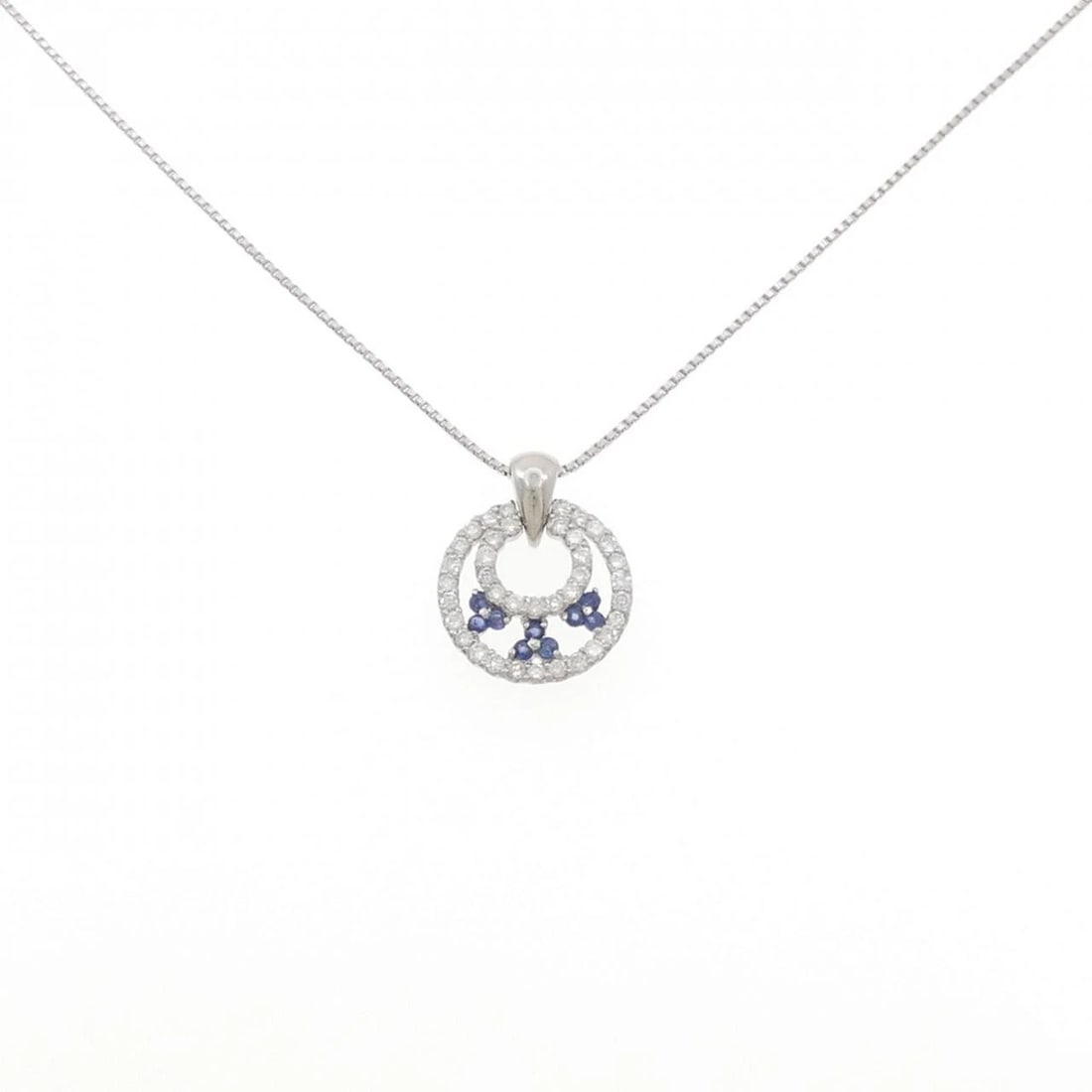 PT900/PT850 SAPPHIRE NECKLACE: PT900/PT850 Sapphire Necklace Brand: Unbranded Type/Style: Sapphire Necklace Material: Platinum900/Platinum850, Main Stone Sapphire, Natural Color: PT Size: Length: 40cm Accessories: None Accessories
