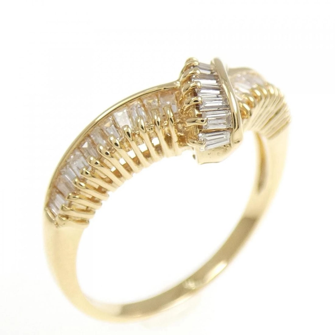K18YG DIAMOND RING: K18YG Diamond Ring Brand: Unbranded Type/Style: Diamond Ring Material: K18 yellow gold, Main Stone Natural Color: YG Size: US5 3/4 Accessories: None Accessories Notice: When purchasing pre-owned