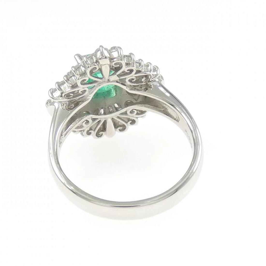 PT900 EMERALD RING - 3