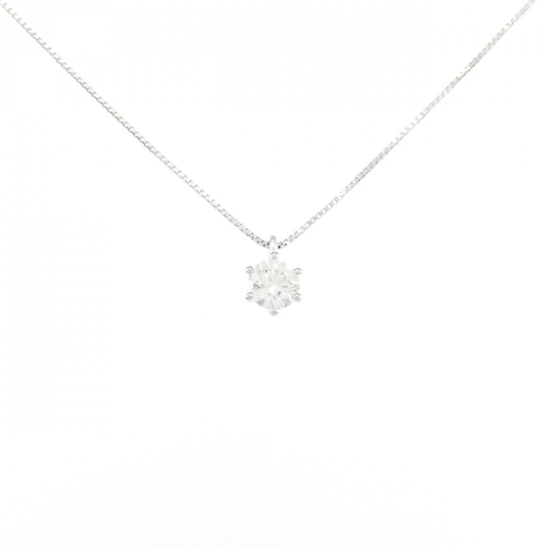 K18WG SOLITAIRE DIAMOND NECKLACE: K18WG Solitaire Diamond Necklace Brand: Unbranded Type/Style: Diamond Necklace Material: K18 white gold, Main Stone Natural Color: WG Size: Length: 45cm Accessories: None Accessories Notice: When