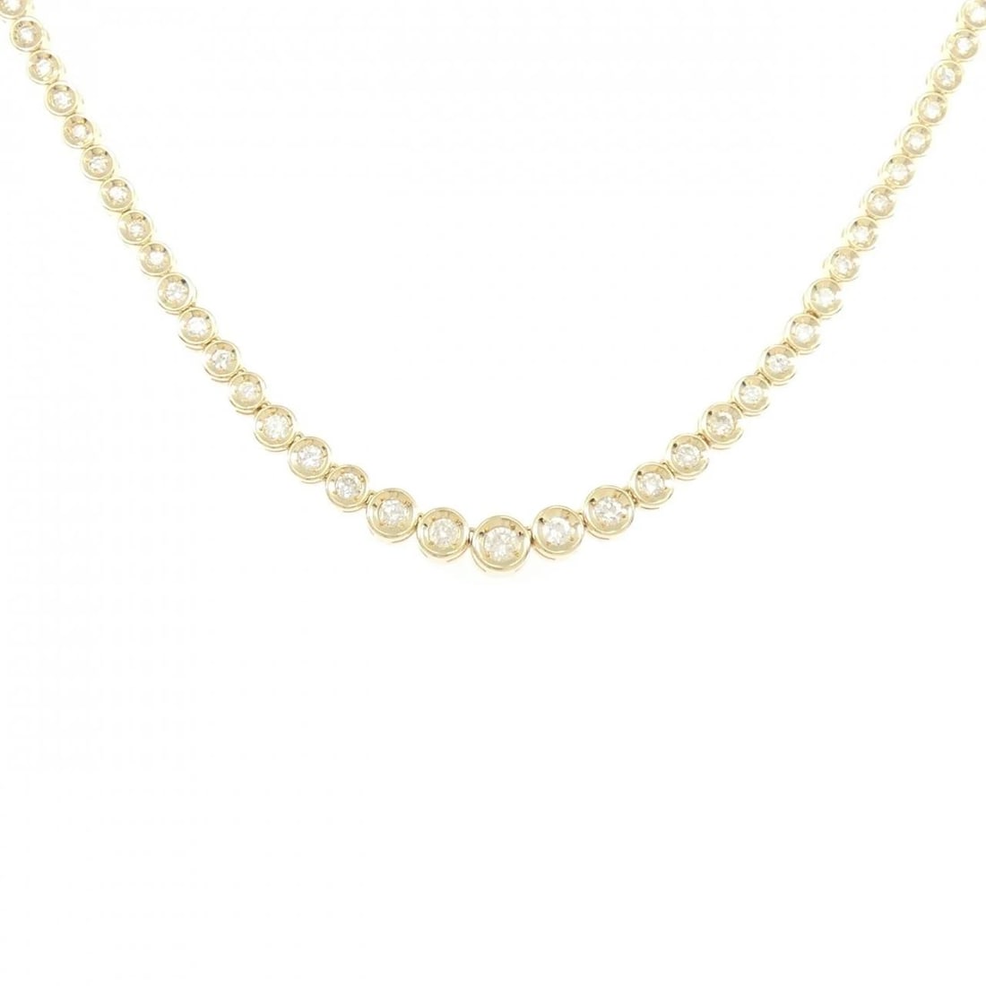 18K YELLOW GOLD DIAMOND NECKLACE: 18K Yellow Gold Diamond Necklace Brand: Unbranded Type/Style: Diamond Necklace Material: K18 yellow gold, Main Stone Natural Color: YG Size: Length: 40cm Accessories: None Accessories Noti