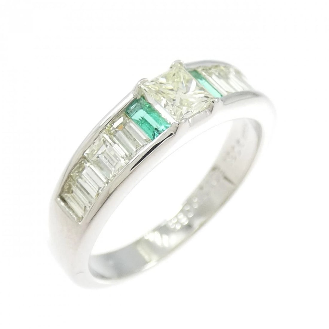 PT900 EMERALD RING: PT900 Emerald Ring Brand: Unbranded Type/Style: Emerald Ring Material: Platinum900, Main Stone Emerald, Natural Color: PT Size: US6 1/4 Accessories: None Accessories Notice: When purchasing pre-owned