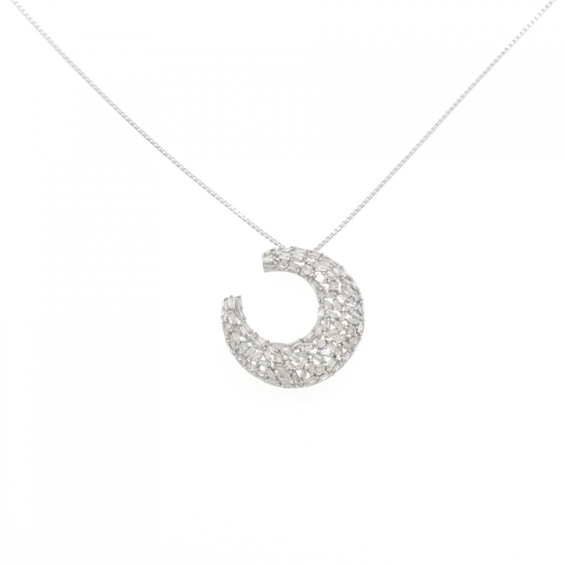 K18WG DIAMOND NECKLACE: K18WG Diamond Necklace Brand: Unbranded Type/Style: Diamond Necklace Material: K18 white gold, Main Stone Natural Color: WG Size: Length: 45cm Accessories: None Accessories Notice: When purchasing