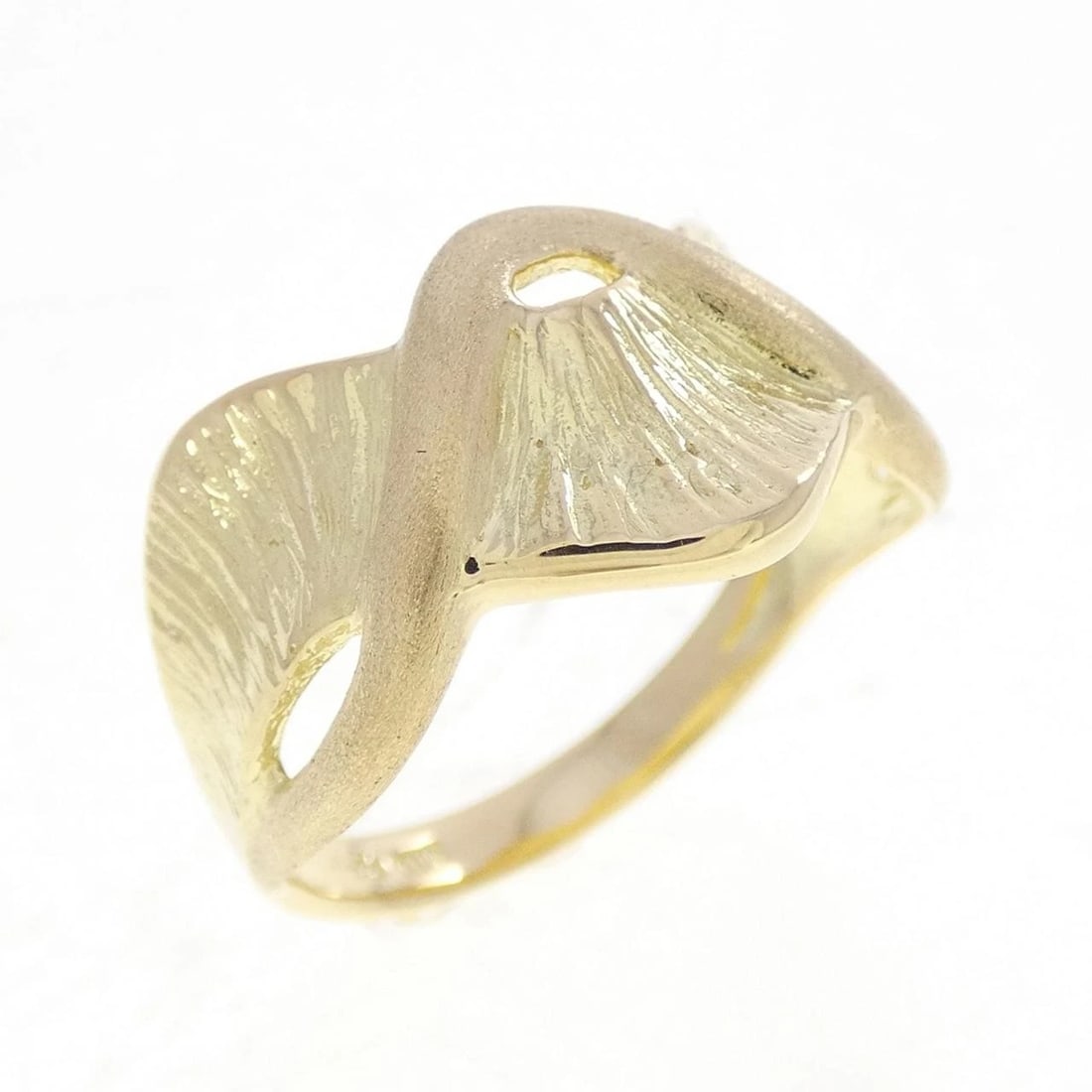 K18YG RING: K18YG ring Brand: Unbranded Type/Style: Ring Material: K18 yellow gold, Color: YG Size: Max width approx: 11.0mm Accessories: None Accessories Notice: When purchasing pre-owned goods, please refer to