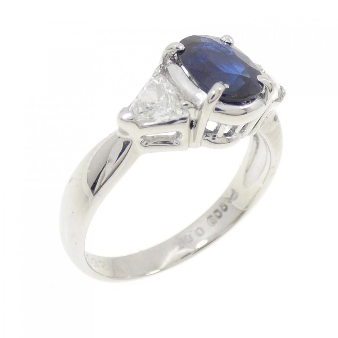 PT900 SAPPHIRE RING: PT900 Sapphire Ring Brand: Unbranded Type/Style: Sapphire Ring Material: Platinum900, Main Stone Sapphire, Natural Color: PT Size: US4 1/2 Accessories: None Accessories Notice: When purchasing