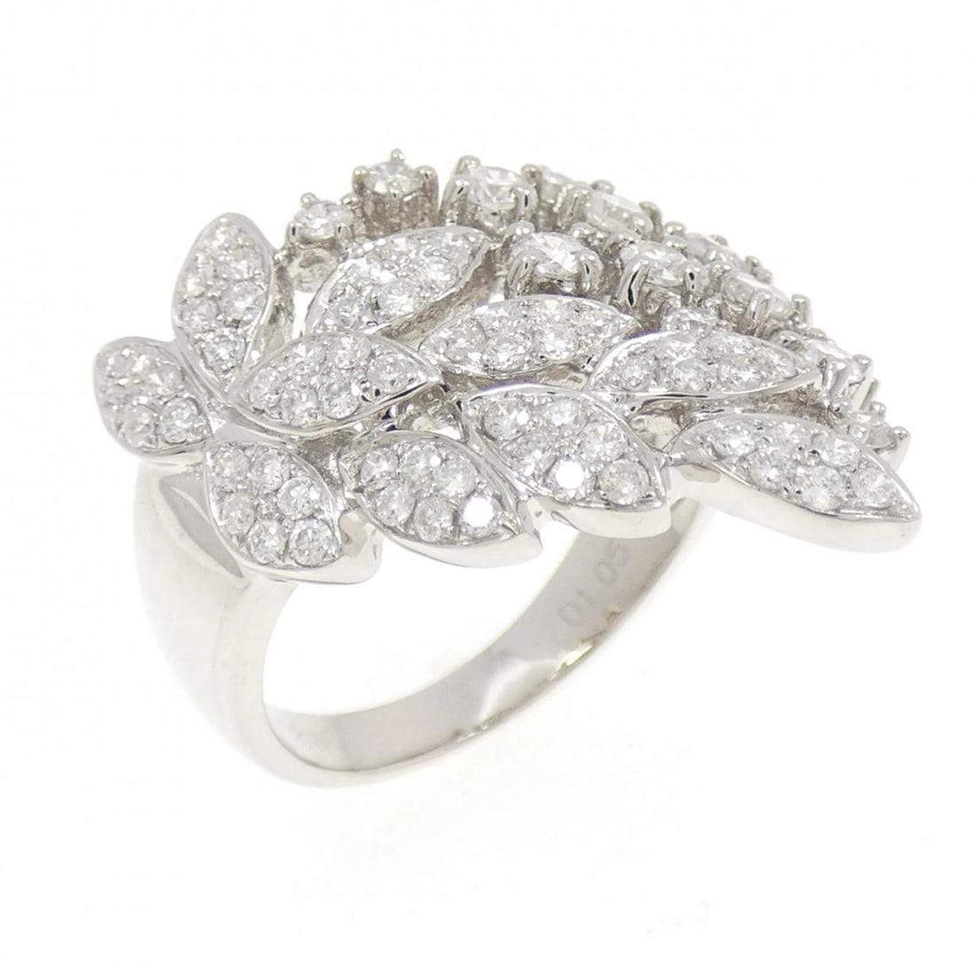 K18WG DIAMOND RING: K18WG Diamond Ring Brand: Unbranded Type/Style: Diamond Ring Material: K18 white gold, Main Stone Natural Color: WG Size: US6 1/4 Accessories: None Accessories Notice: When purchasing pre-owned