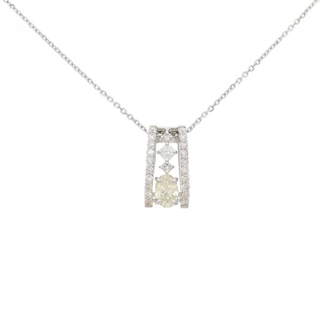 PT900/PT850 DIAMOND NECKLACE: PT900/PT850 Diamond Necklace Brand: Unbranded Type/Style: Diamond Necklace Material: Platinum900/Platinum850, Main Stone Natural Color: PT Size: Length: 45cm Accessories: None Accessories Notice: