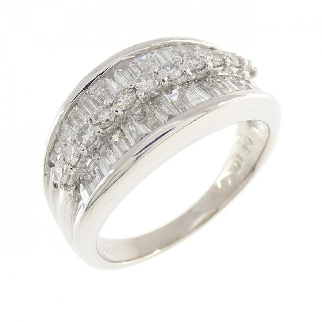 PT900 DIAMOND RING: PT900 Diamond Ring Brand: Unbranded Type/Style: Diamond Ring Material: Platinum900, Main Stone Natural Color: PT Size: US6 1/4 Accessories: None Accessories Notice: When purchasing pre-owned goods,