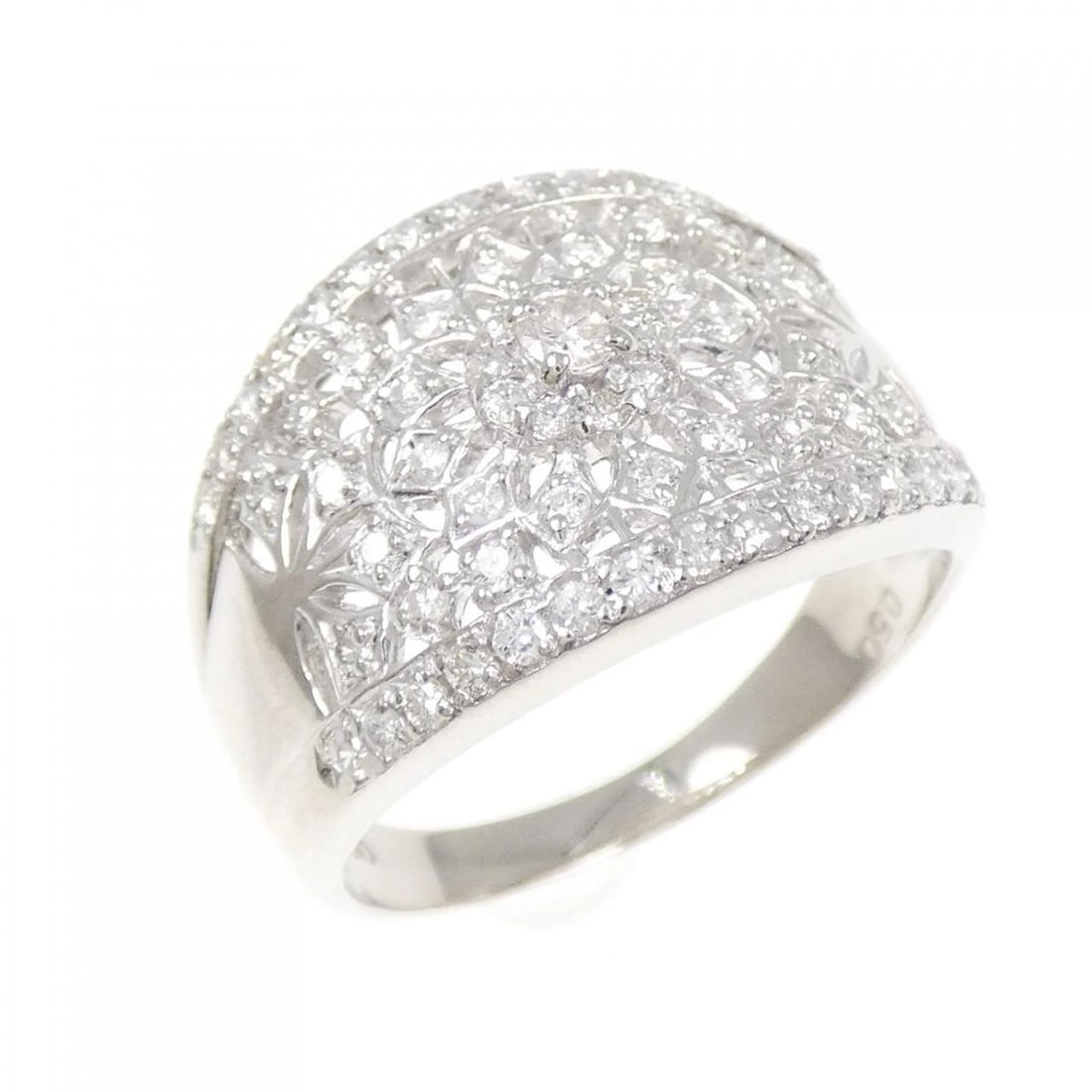 PT900 DIAMOND RING: PT900 Diamond Ring Brand: Unbranded Type/Style: Diamond Ring Material: Platinum900, Main Stone Natural Color: PT Size: US6 1/2 Accessories: None Accessories Notice: When purchasing pre-owned goods,