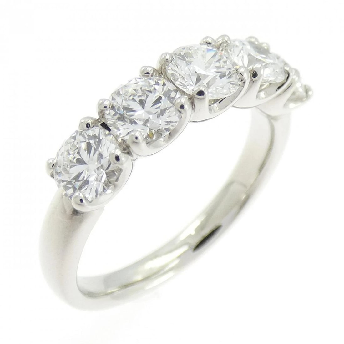 PT900 DIAMOND RING: PT900 Diamond Ring Brand: Unbranded Type/Style: Ring Material: Platinum900, Main Stone Natural Color: PT Size: US6 1/4 Accessories: None Accessories Notice: When purchasing pre-owned goods