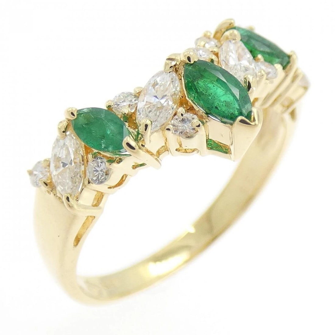 18K YELLOW GOLD EMERALD RING: 18K Yellow Gold Emerald Ring Brand: Unbranded Type/Style: Emerald Ring Material: K18 yellow gold, Main Stone Emerald, Natural Color: YG Size: US 6 Accessories: None Accessories Notice: When