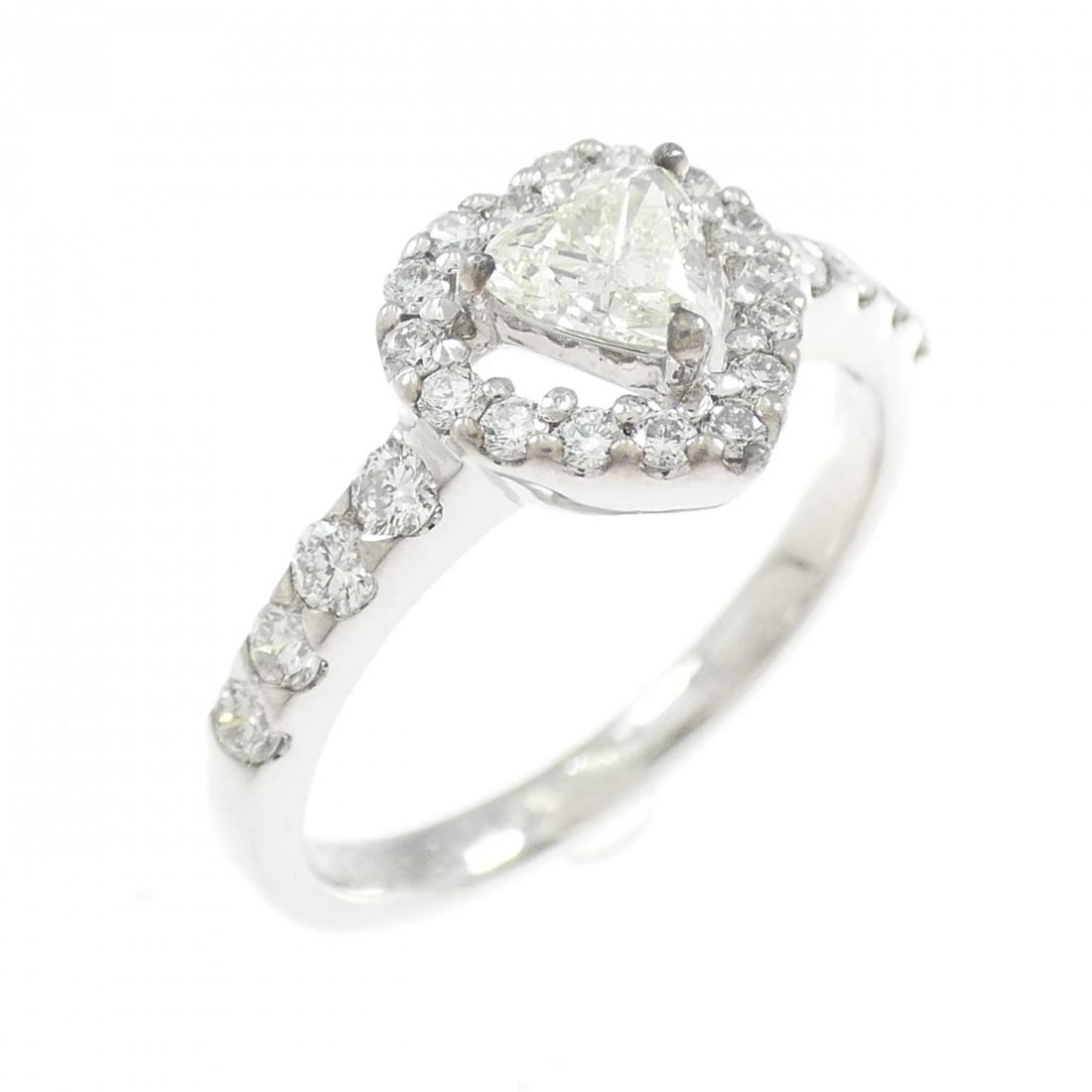 PT900 HEART DIAMOND RING: PT900 Heart Diamond Ring Brand: Unbranded Type/Style: Diamond Ring Material: Platinum900, Main Stone Natural Color: PT Size: US4 1/4 Accessories: None Accessories Notice: When purchasing pre-owned