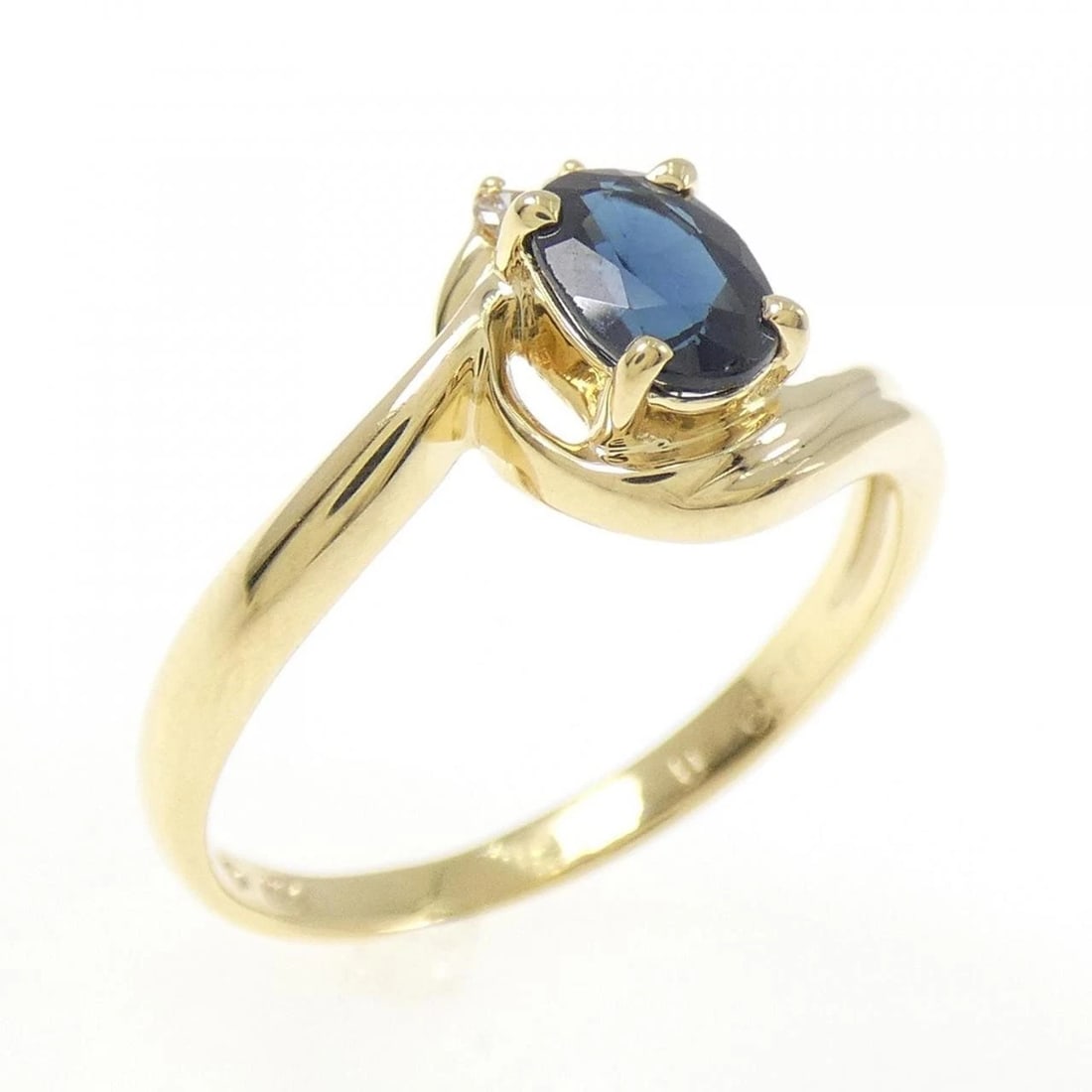 K18YG SAPPHIRE RING: K18YG Sapphire Ring Brand: Unbranded Type/Style: Sapphire Ring Material: K18 Yellow Gold, Main Stone Sapphire, Natural Color: YG Size: US5 3/4 Accessories: None Accessories Notice: When purchasing