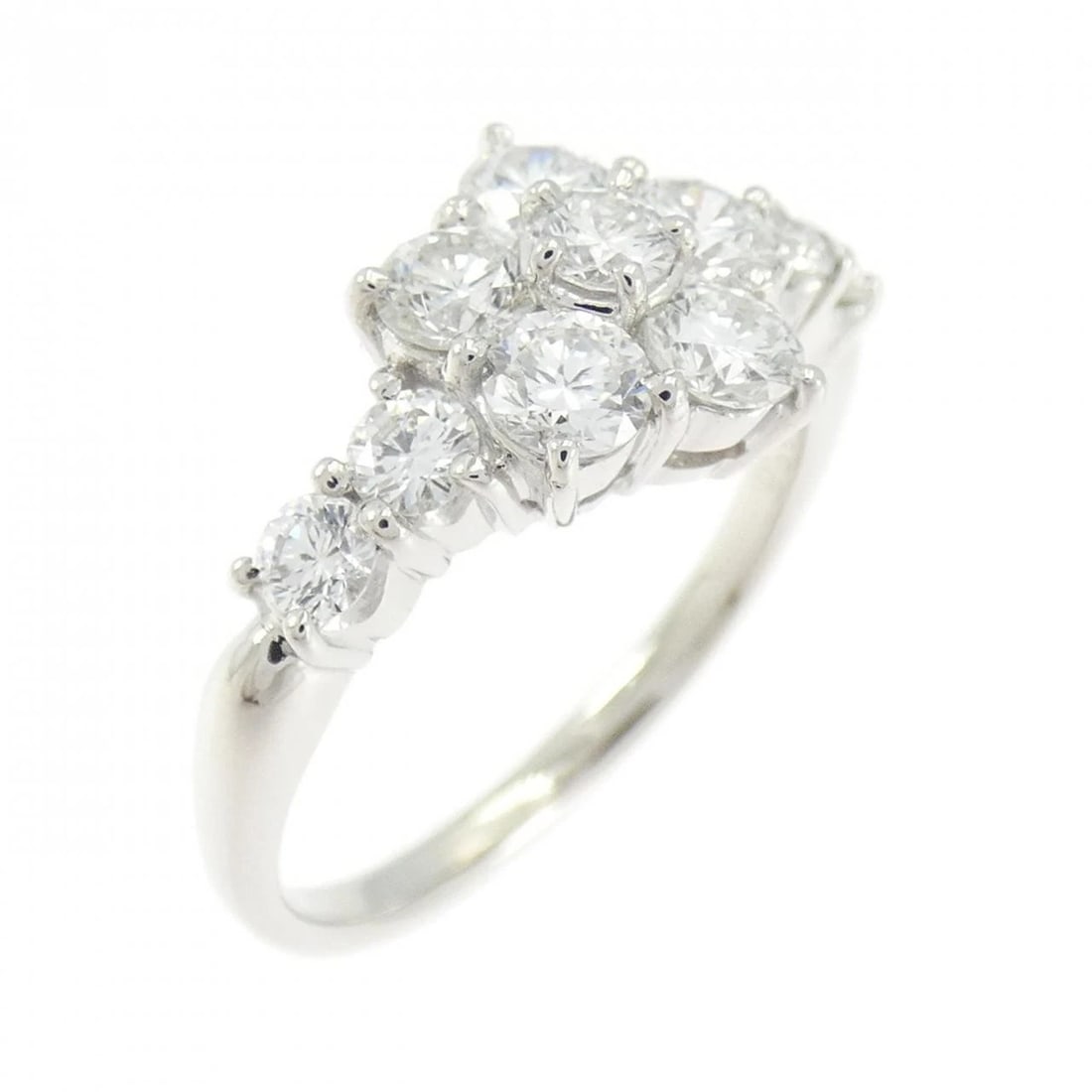 PT900 FLOWER DIAMOND RING: PT900 Flower Diamond Ring Brand: Unbranded Type/Style: Diamond Ring Material: Platinum900, Main Stone Natural Color: PT Size: US5 3/4 Accessories: None Accessories Notice: When purchasing pre-owned
