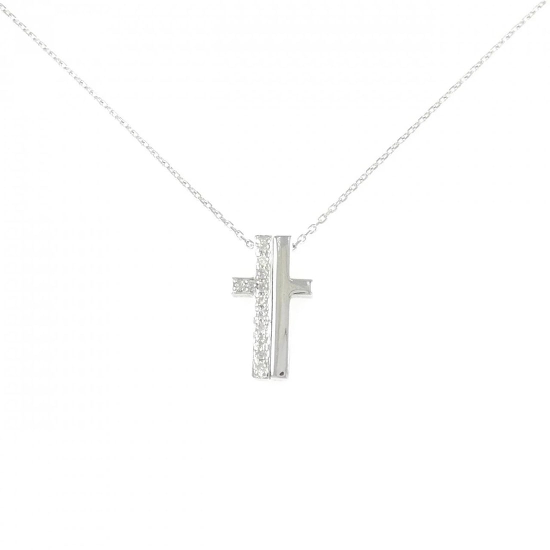 K18WG CROSS DIAMOND NECKLACE: K18WG Cross Diamond Necklace Brand: Unbranded Type/Style: Diamond Necklace Material: K18 white gold, Main Stone Natural Color: WG Size: Length: 40cm Accessories: None Accessories Notice: When