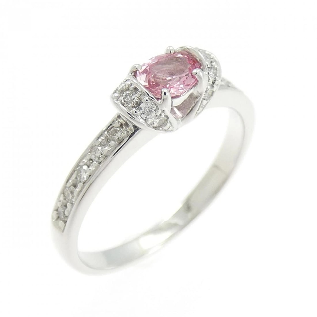 K18WG SAPPHIRE RING: K18WG Sapphire Ring Brand: Unbranded Type/Style: Sapphire Ring Material: K18 white gold, Main Stone Sapphire, Natural Color: WG Size: US5 3/4 Accessories: None Accessories Notice: When purchasing