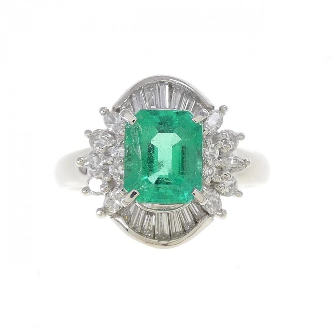 PT900 EMERALD RING - 2