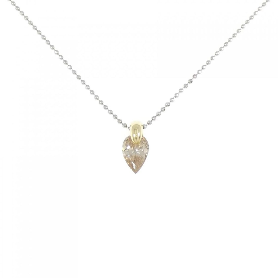 750/PT850 DIAMOND NECKLACE: 750/PT850 Diamond Necklace Brand: Unbranded Type/Style: Diamond Necklace Material: 750 Yellow Gold/Platinum850, Main Stone Natural Color: PT Size: Length: 45cm Accessories: None Accessories Notice: