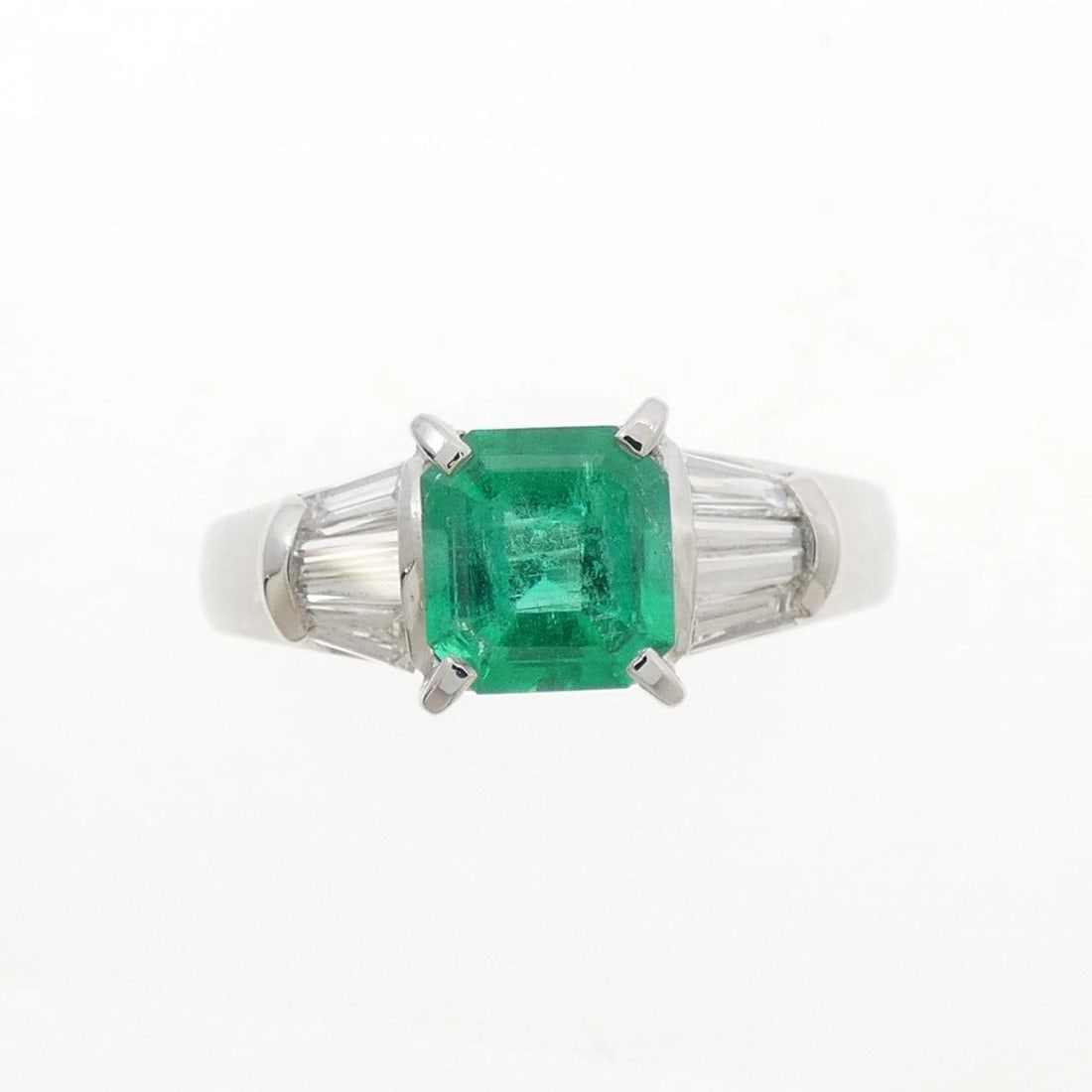 PT900 EMERALD RING - 2