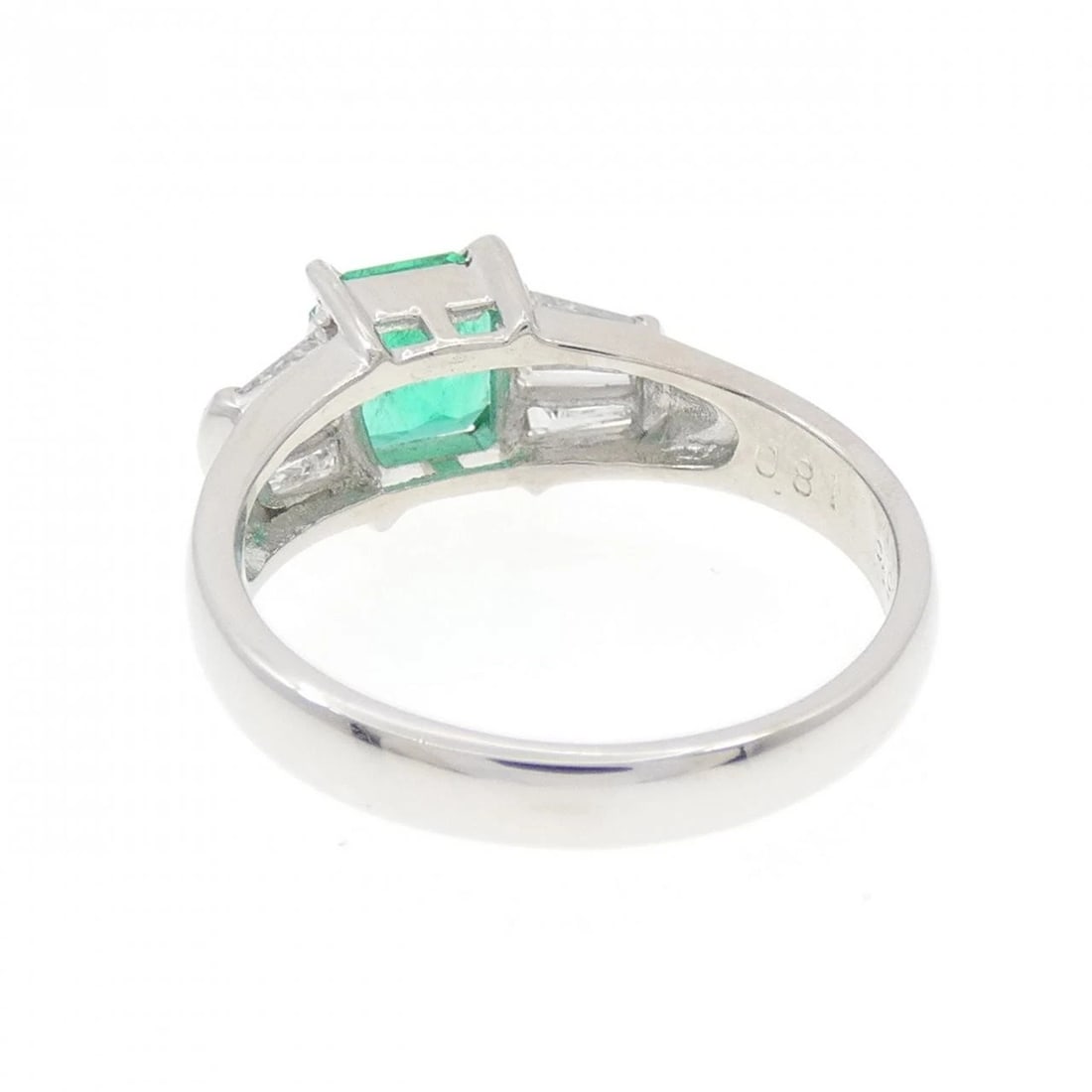 PT900 EMERALD RING - 3
