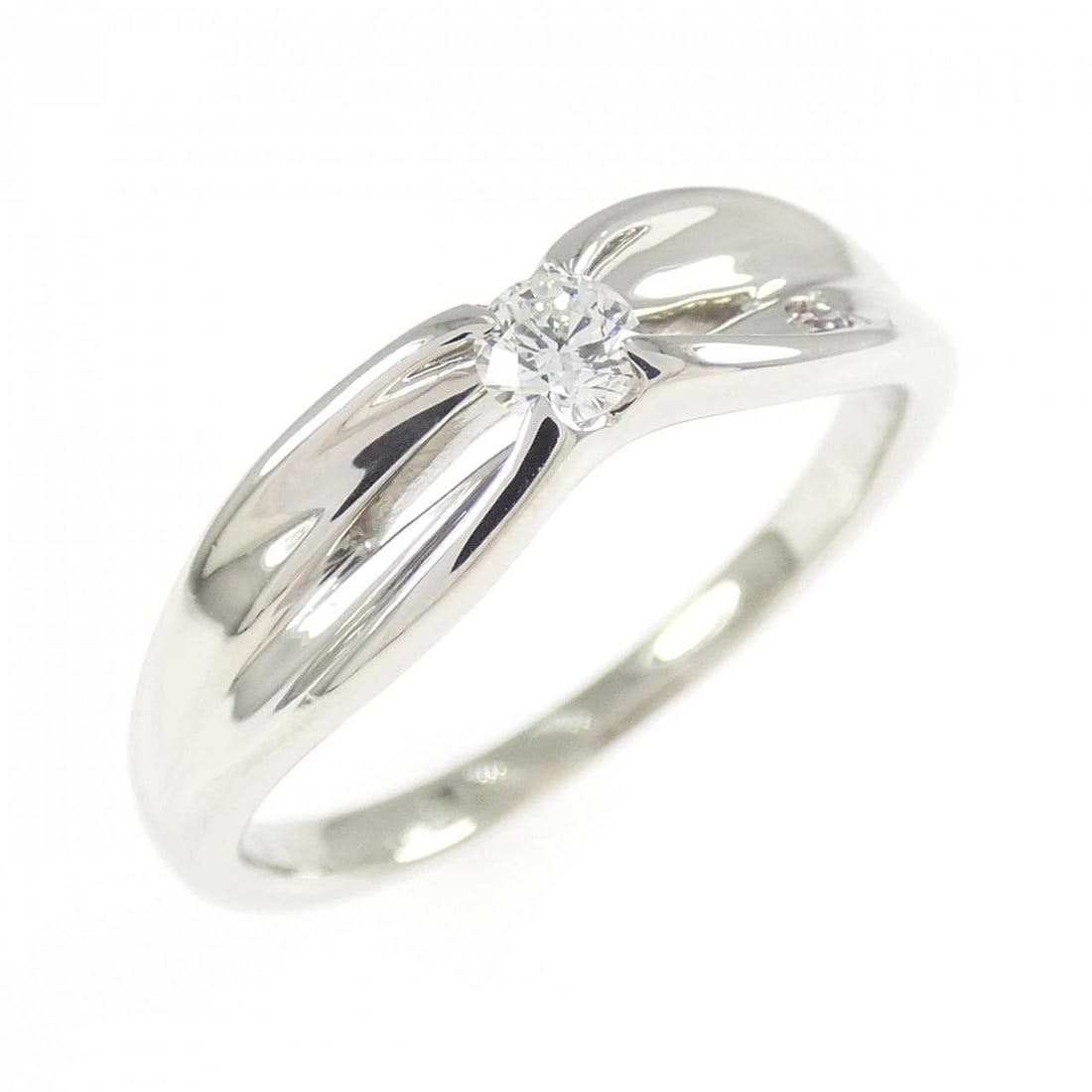 PT900 DIAMOND RING: PT900 Diamond Ring Brand: Unbranded Type/Style: Diamond Ring Material: Platinum900, Main Stone Natural Color: Platinum Size: US6 1/4 Accessories: None Accessories Notice: When purchasing pre-owned