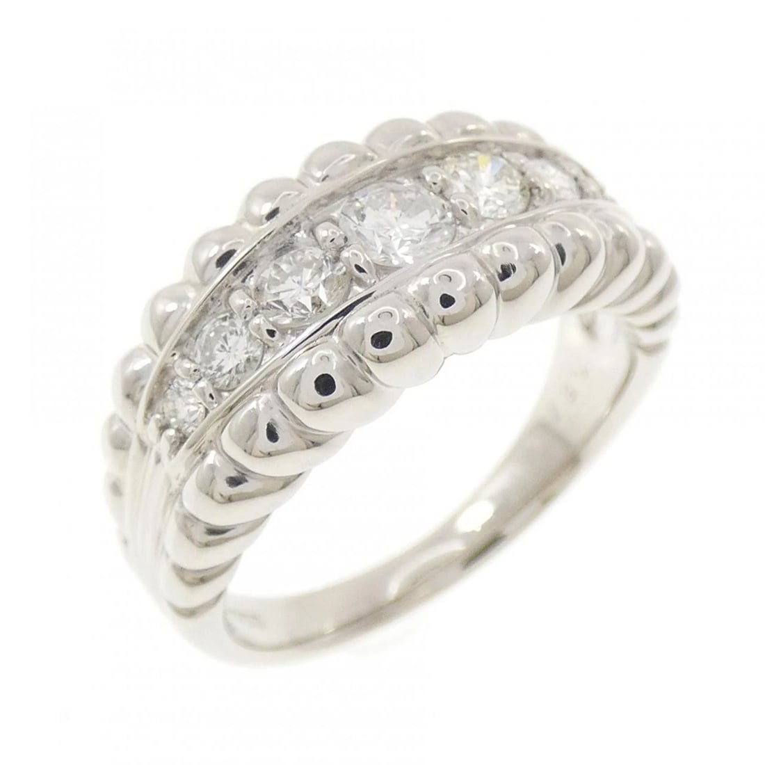 PT900 DIAMOND RING: PT900 Diamond Ring Brand: Unbranded Type/Style: Diamond Ring Material: Platinum900, Main Stone Natural Color: Platinum Size: US6 1/4 Accessories: None Accessories Notice: When purchasing pre-owned