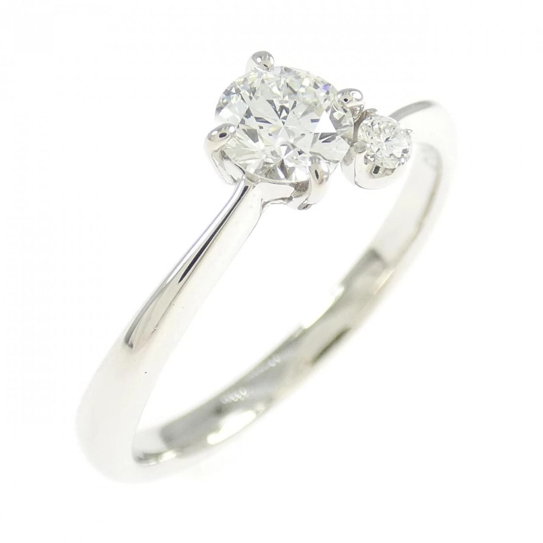 PT900 DIAMOND RING: PT900 Diamond Ring Brand: Unbranded Type/Style: Ring Material: Platinum900, Main Stone Natural Color: Platinum Size: US6 1/4 Accessories: None Accessories Notice: When purchasing pre-owned goods,