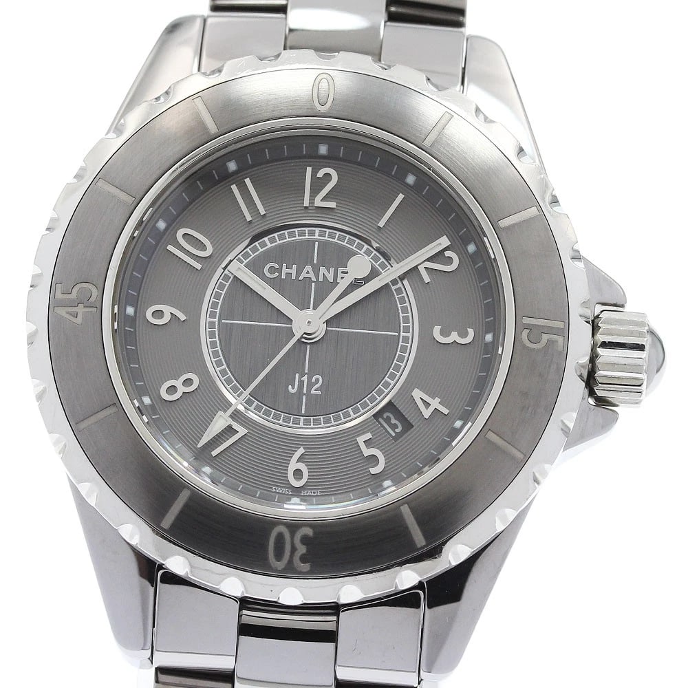CHANEL J12 CHROMATIC DATE GRAY DIAL QUARTZ WATCH: CHANEL J12 Chromatic Date gray Dial Quartz Watch Brand: CHANEL Type/Style: Wristwatch Material: Band Material Titanium / ceramic, Case Material Titanium / ceramic Color: Dial Color gray Size: Case