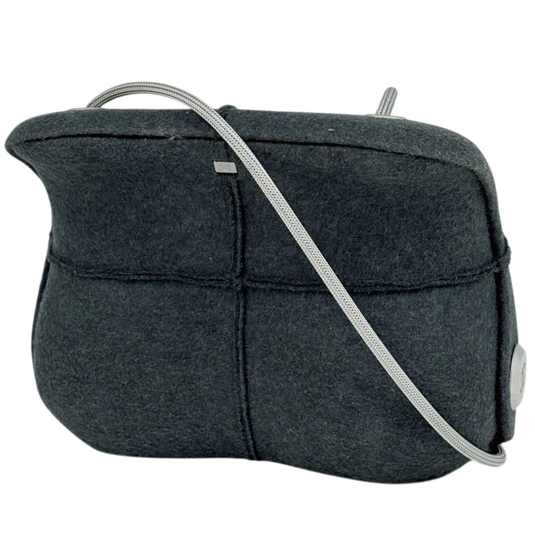 CHANEL LOGO SHOULDER BAG HIP BAG SHOULDER BAG: CHANEL logo Shoulder Bag Hip bag Shoulder Bag Brand: CHANEL Type/Style: Shoulder Bag Material: fabric Color: Gray Size: Width 21cm(8.3inch) Height 18cm(7.1inch) Depth 7cm(2.8inch) Accessories: None