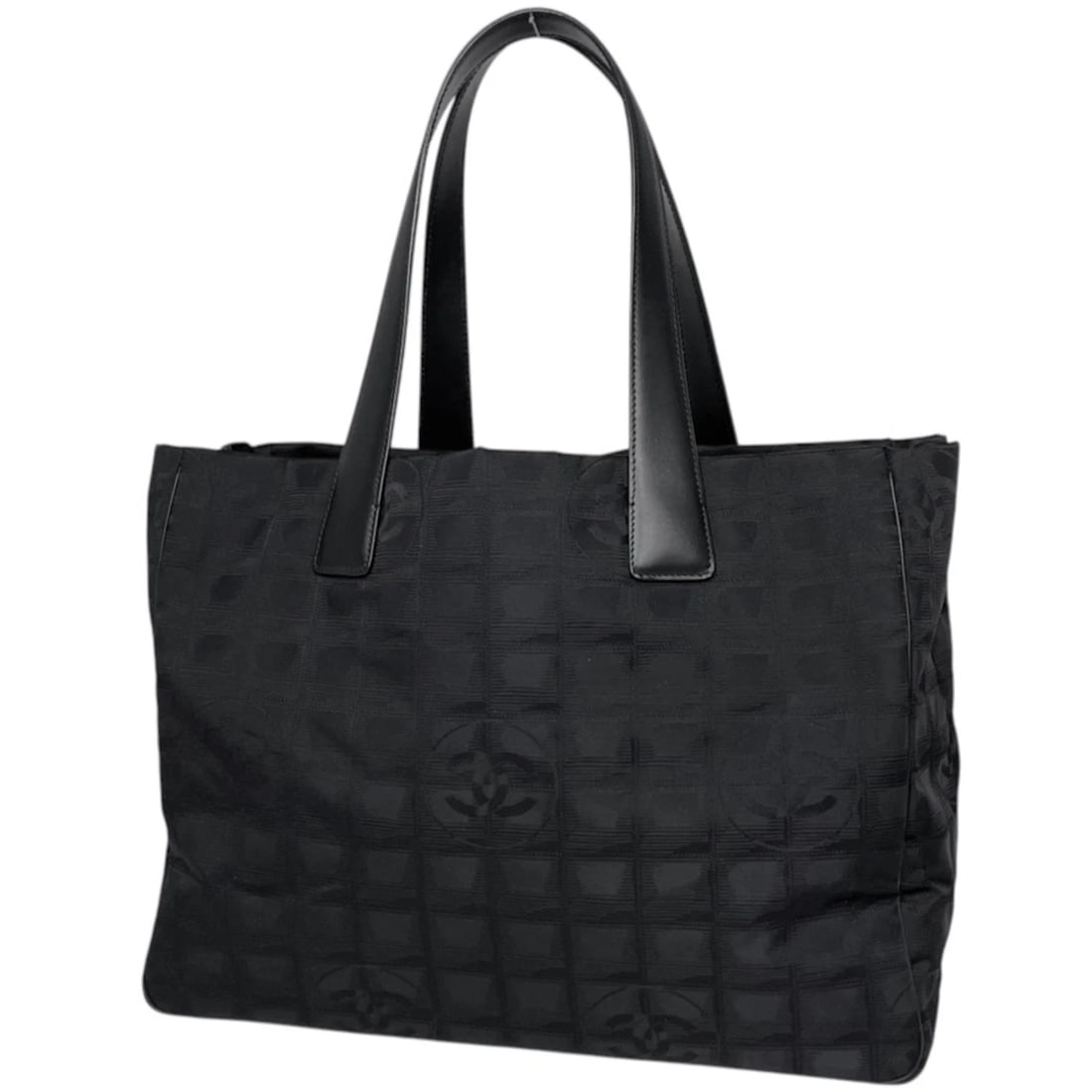CHANEL TRAVEL LINE TOTE MM TOTE BAG: Chanel Travel Line Tote MM Tote Bag Brand: CHANEL Type/Style: Tote Bag Material: Nylon jacquard ?leather Color: Black Size: Width 34cm(13.4inch) Height 27cm(10.6inch) Depth 15cm(5.9inch) Accessories: