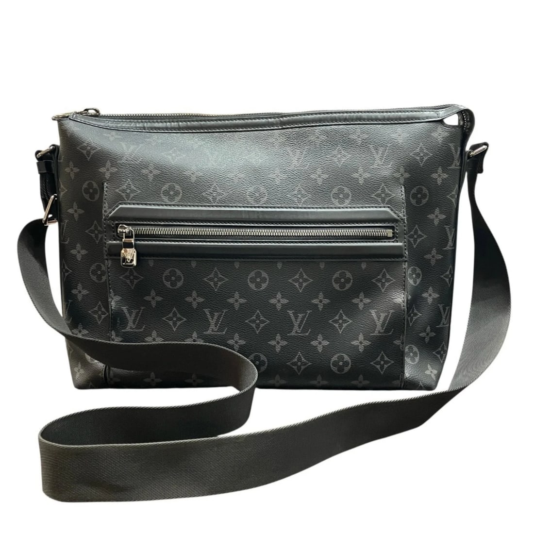 LOUIS VUITTON ODYSSEE MESSENGER PM SHOULDER BAG: Louis Vuitton Odyssee Messenger PM Shoulder Bag Brand: Louis Vuitton Type/Style: Messenger bag, Shoulder bag Material: Monogram Eclipse Color: Gray, Monogram Eclipse Size: (HxWxD) 26cm x 34.5cm x 12cm