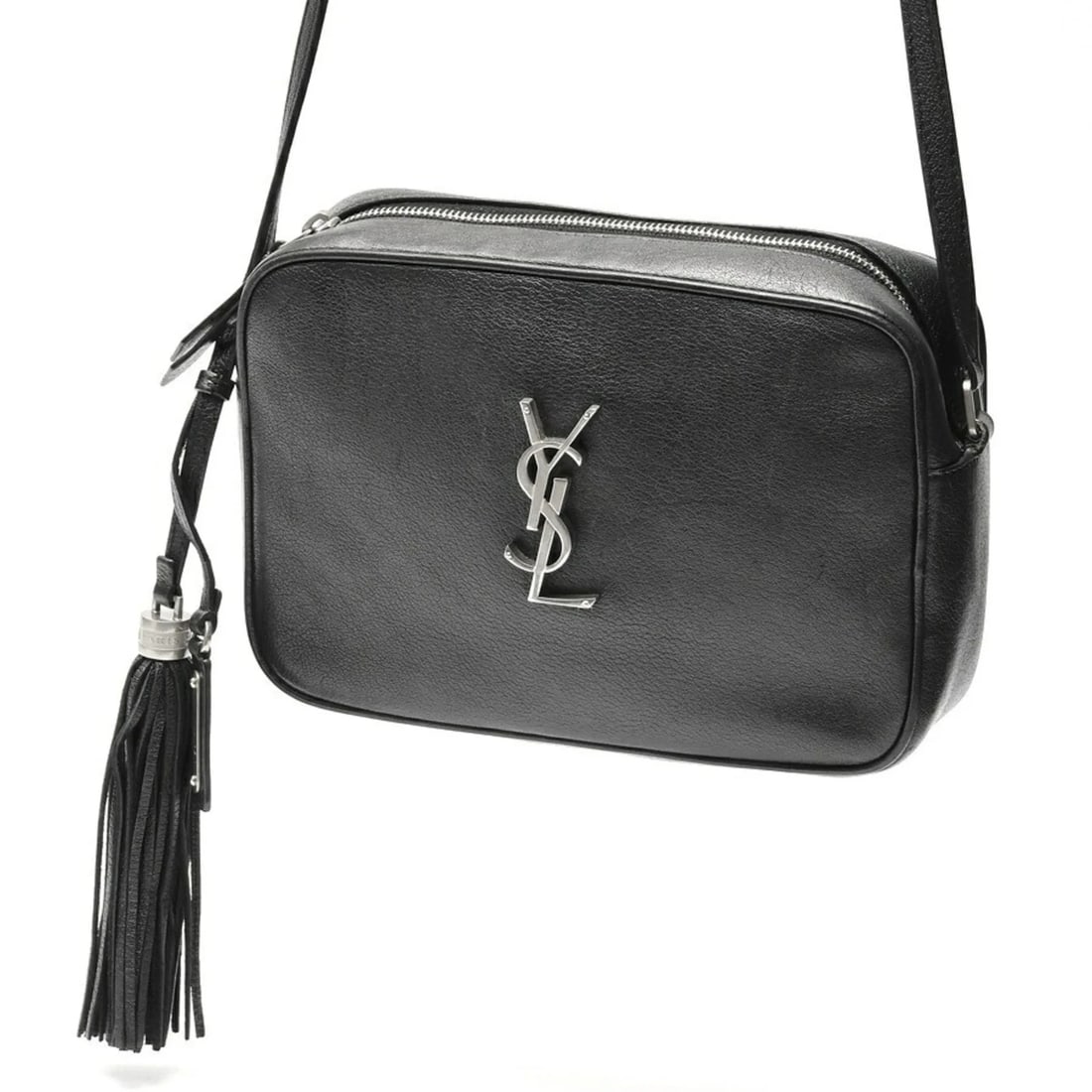 SAINT LAURENT LOU CAMERA BAG: Saint Laurent Lou Camera Bag Brand: Saint Laurent Type/Style: Shoulder bag Material: Leather Color: Black Size: (HxWxD) 15cm x 22cm x 6cm / 5.9inch x 8.66inch x 2.36inch Accessories: None Accessories