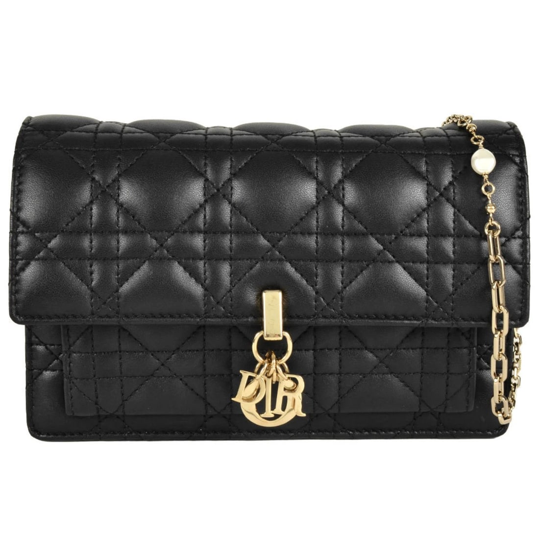 CHRISTIAN DIOR DIOR DAILY CHAIN POUCH CANNAGE SHOULDER BAG: Christian Dior Dior Daily Chain Pouch Cannage Shoulder Bag Brand: Christian Dior Type/Style: Shoulder bag Material: Leather Color: Black Size: (HxWxD) 13cm x 19.5cm x 6cm / 5.11inch x 7.67inch x 2.36i