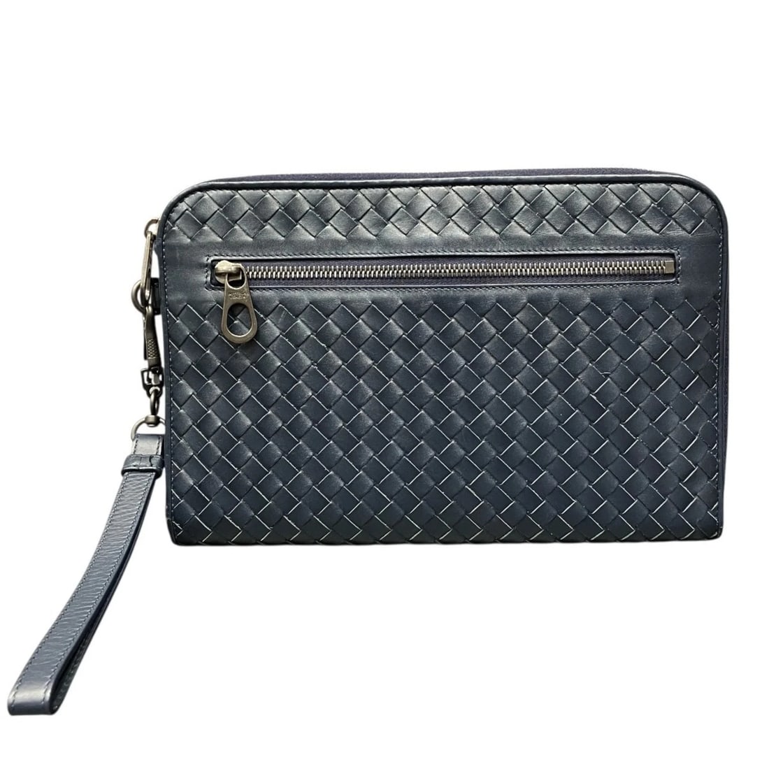 BOTTEGA VENETA INTRECCIATO LEATHER SECOND BAG: Bottega Veneta Intrecciato Leather Second Bag Brand: Bottega Veneta Type/Style: Bag Material: Leather Color: Black Size: (HxWxD) 17.5cm x 26.5cm x 2cm / 6.88inch x 10.43inch x 0.78inch Accessories