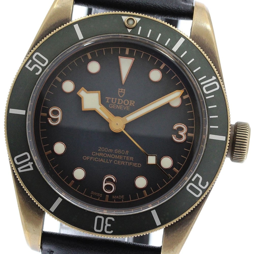 TUDOR HERITAGE BLACK BAY BRONZE GRAY DIAL AUTOMATIC WATCH: TUDOR Heritage Black Bay bronze gray Dial Automatic Watch Brand: TUDOR Type/Style: Wristwatch Material: Band Material leather, Case Material bronze Color: Band Color khaki, Case Color bronze, Dial