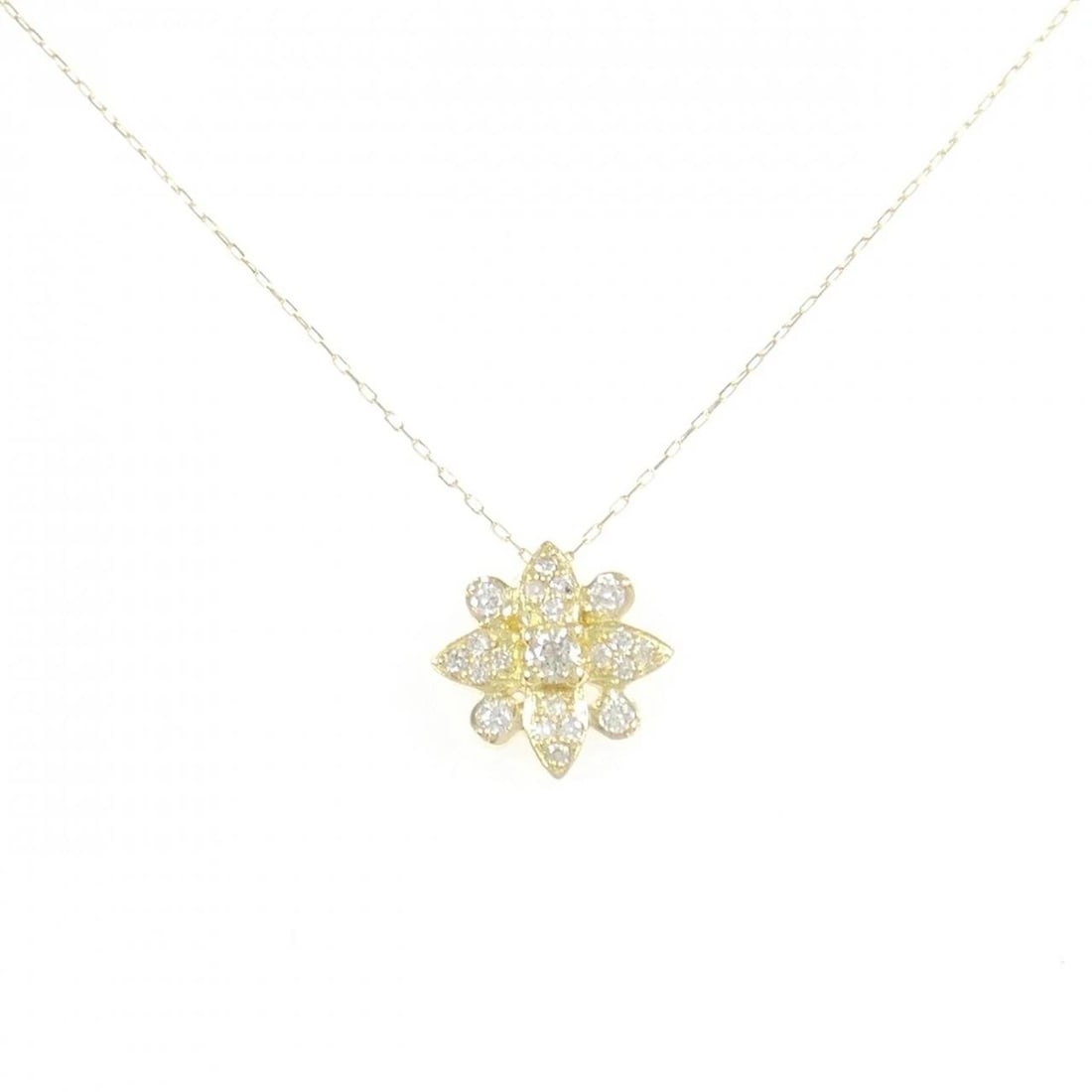 K18YG FLOWER DIAMOND NECKLACE: K18YG Flower Diamond Necklace Brand: Unbranded Type/Style: Diamond Necklace Material: K18YG Color: YG Size: Actual Size Pendant length approx. x width approx.: 11.1mmx11.2mm Chain maximum width