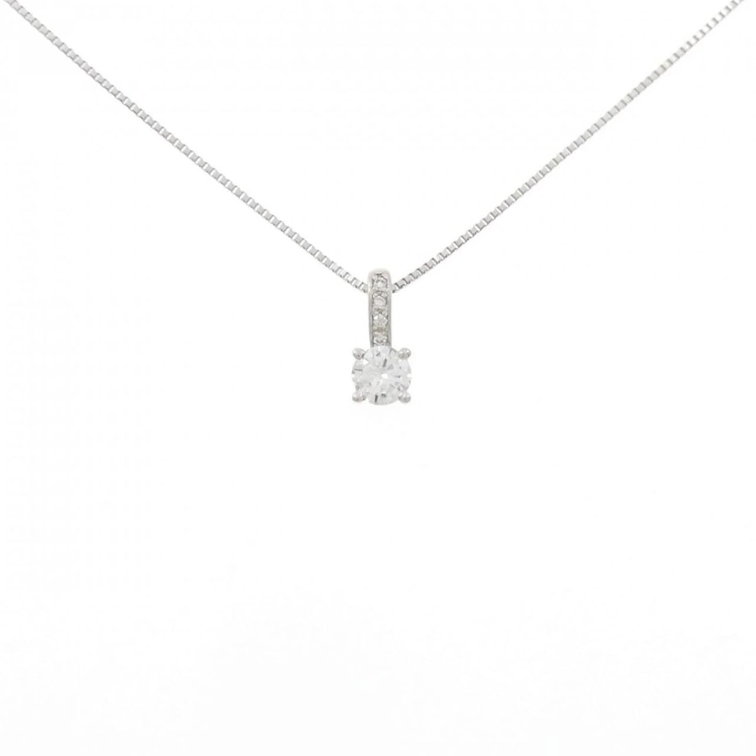 PT900/PT850 DIAMOND NECKLACE: PT900/PT850 Diamond Necklace Brand: Unbranded Type/Style: Diamond Necklace Material: PT900/PT850 Color: Size: Actual Size Pendant length approx. x width approx.: 10.7mmx4.5mm Chain maximum width