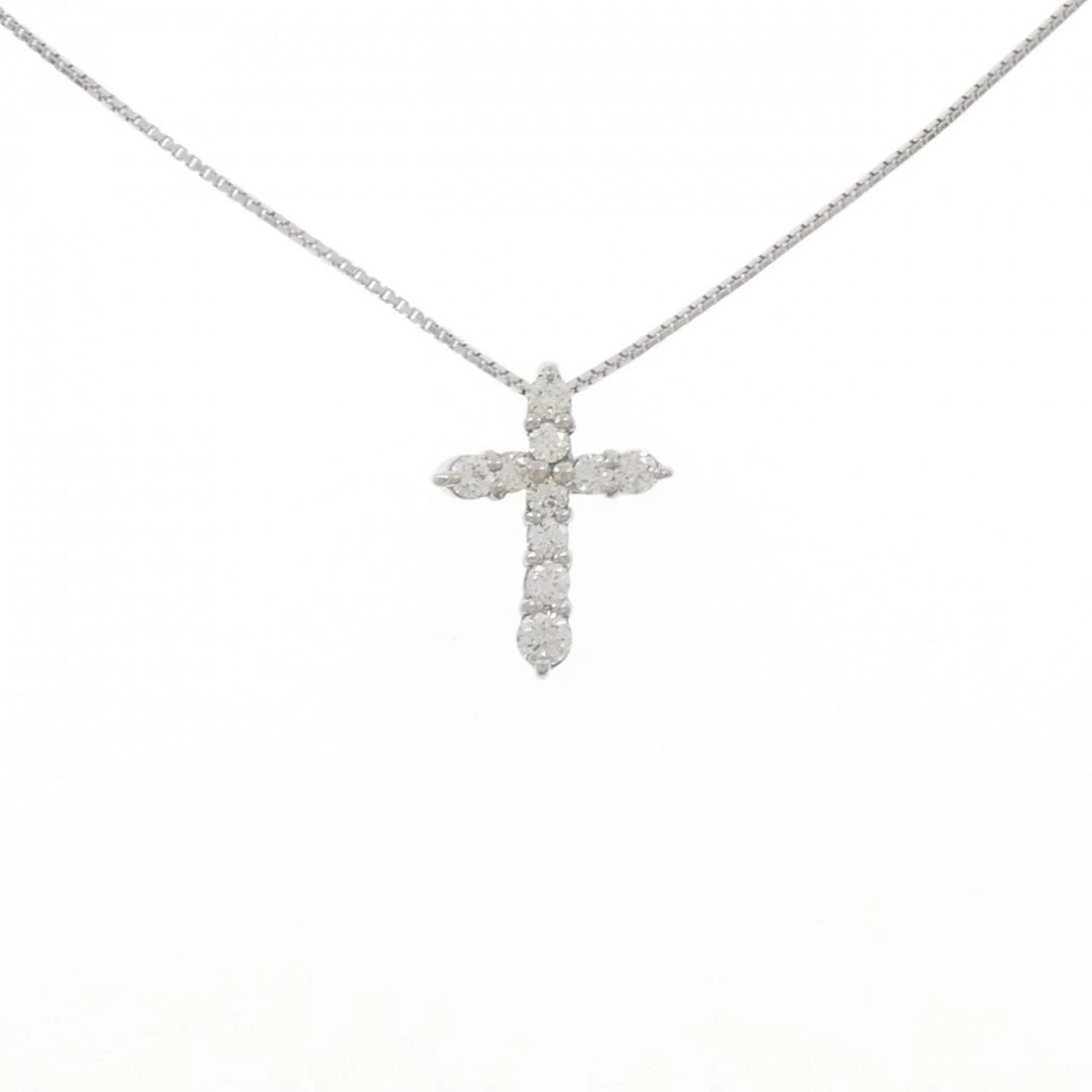 K18WG CROSS DIAMOND NECKLACE: K18WG Cross Diamond Necklace Brand: Unbranded Type/Style: Diamond Necklace Material: K18WG Color: WG Size: Actual Size Pendant length approx. x width approx.: 16.7mmx12.8mm Chain maximum width