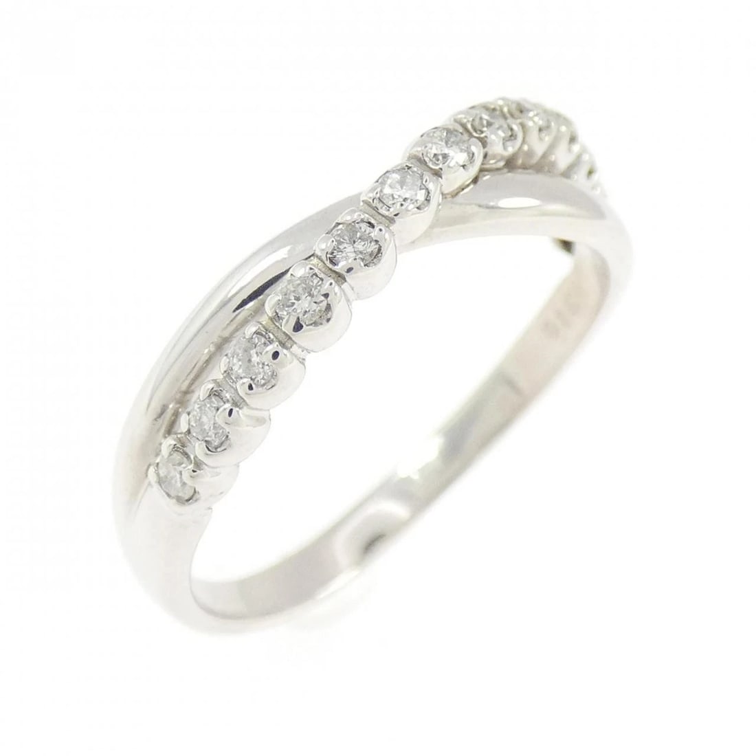K18WG DIAMOND RING: K18WG Diamond Ring Brand: Unbranded Type/Style: Diamond Ring Material: K18WG Color: WG Size: US5 1/2 Accessories: None Accessories Notice: When purchasing pre-owned goods, please refer to the photos