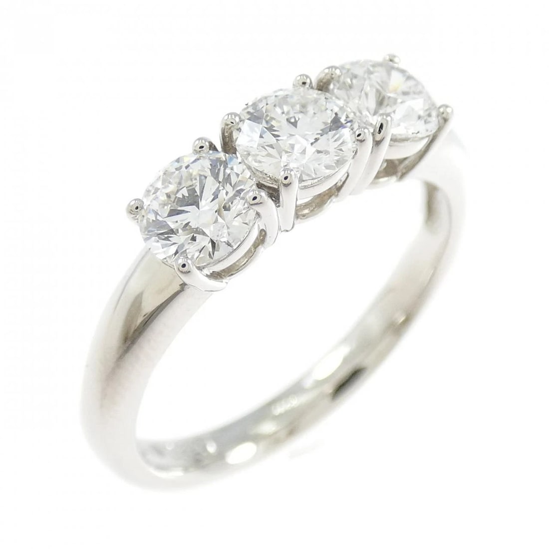 PT900 DIAMOND RING: PT900 Diamond Ring Brand: Unbranded Type/Style: Ring Material: PT900 Color: Size: US6 1/4 Accessories: None Accessories Notice: When purchasing pre-owned goods, please refer to the photos of the